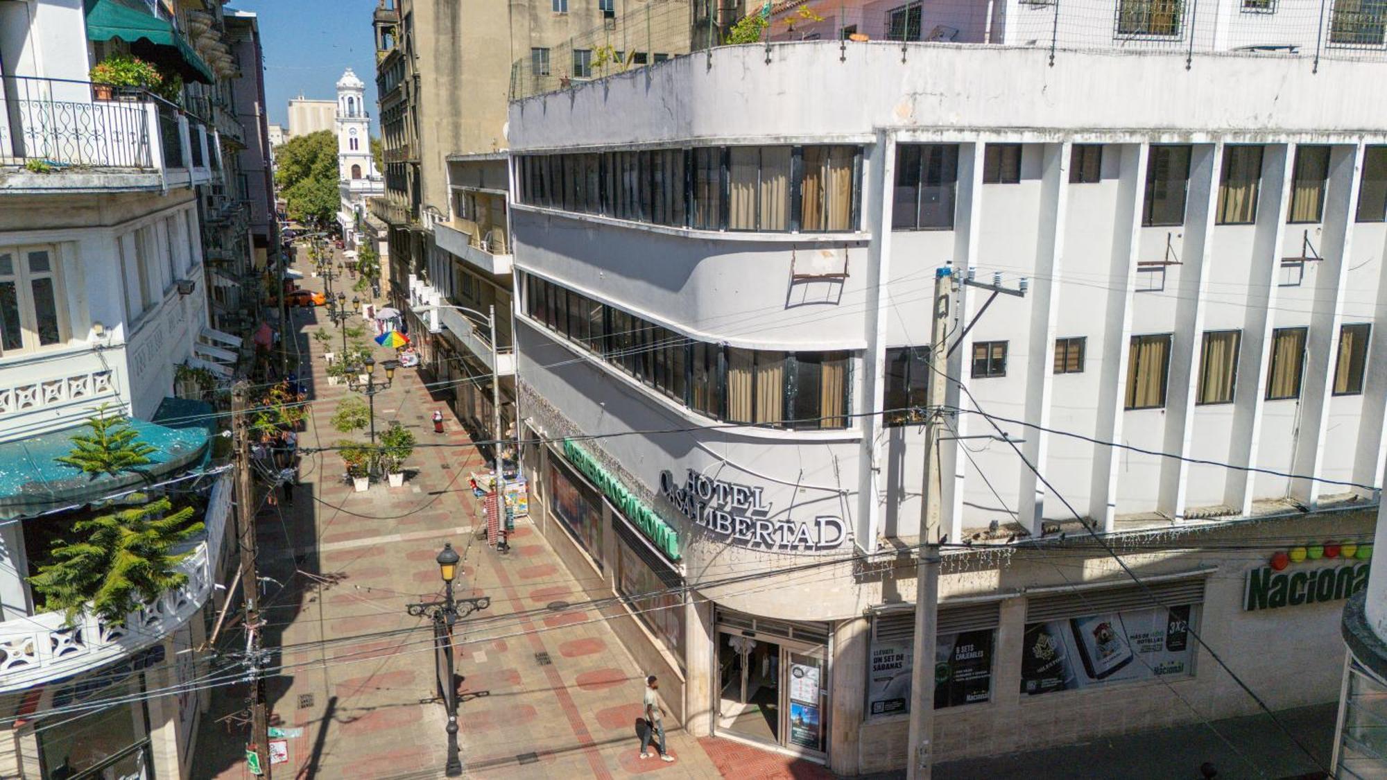 Hotel Libertad At Historic Main Street Santo Domingo Exterior photo