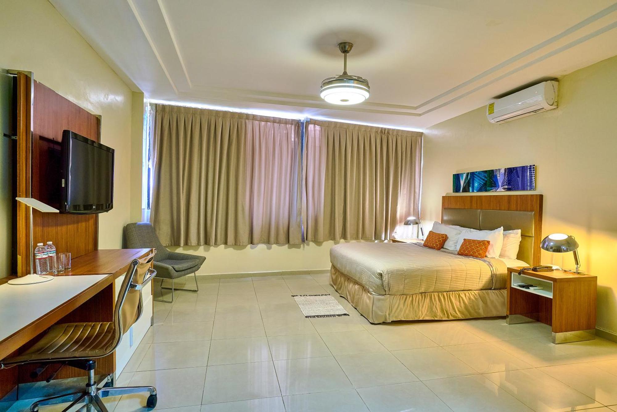 Hotel Libertad At Historic Main Street Santo Domingo Exterior photo